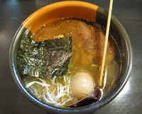 「塩チャーシュー+味付玉子」@らーめん まといの写真