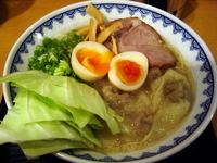 「特製らぁめん 980円 + 替え玉 100円」@麺や 福十八の写真