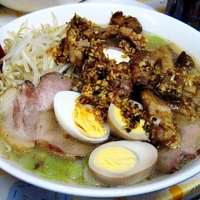 「野菜炒めて（にんにく入り）、そして煮込み塩ラーメン」@ENTERの写真