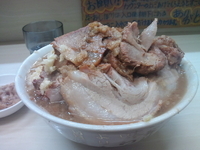 「豚ラーメン ニンニク少な目アブラ」@ラーメン荘 歴史を刻め 本店の写真