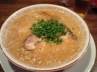 「屋台ラーメン（バリカタ）・替え玉（ハリガネ）」@博多屋台の写真