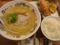「唐揚げ定食（こってり中華そば+唐揚げ+白飯）」@天下一品 五反田店の写真