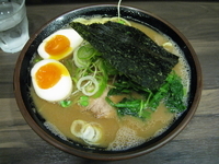 「玉子ラーメン（麺固め）:800円」@神田ラーメン わいず 神田本店の写真