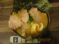 「のり玉ラーメン（麺カタメ）+チャーシュー」@神田ラーメン わいず 神田本店の写真