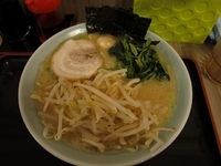 「醤油ラーメン 並」@横浜家系ラーメン 港家の写真