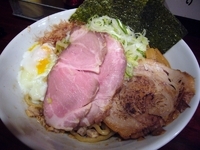 「油そば【魚介風味】[ネギ/バラ肉チャー/温玉]（690円）+低温」@肉支那蕎麦 喜元門 柏店の写真