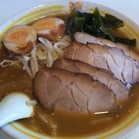 「カレーラーメン + チャーシュー + 味付けたまご ￥835」@ラーメン専科 高場の写真