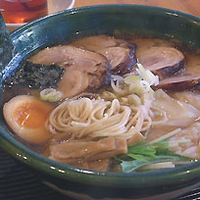 「チャーシューワンタンメン（大盛り、麺硬め）」@支那そば やまいちの写真