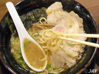 「武士系豚骨チャーシューらーめん￥780+ごはん（小）（無料クーポ」@麺屋ZERO1 川口東口店の写真