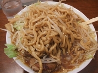 「大ラーメンアブリ+ニンニクヤサイカラメ」@メガガンジャの写真