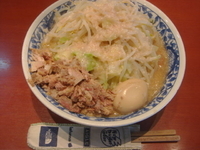 「らーめん（脂多め）+こま切れ豚+味付卵」@らーめん大 大森店の写真