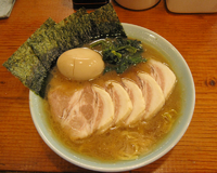 「ちゃーしゅーめん+味付玉子」@横浜家系ラーメン やややの写真