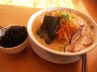 「王風めん 大盛り（730円+100円）麺硬め、中油+こまちクーポ」@ラーメン 王風珍の写真