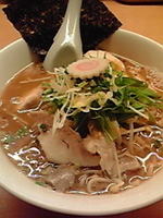 「鶏白湯らあめん」@らあめん工房 まんぼぉの写真