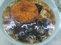 「メンチラーメン（520円）」@立喰 新角の写真