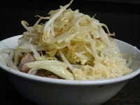 「小らーめん 700円（370g） にんにく多め 野菜」@蓮爾 さんこま店の写真