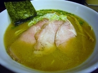 「鶏白湯煮干し醤油【低温チャーシュー】（720円）」@肉支那蕎麦 喜元門 柏店の写真