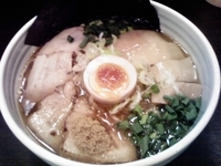 「てっぺん醤油（全部のせ）」@らーめん まぜそば てっぺん 名古屋本店の写真