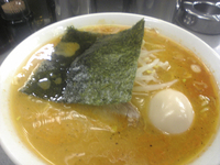 「豚骨味噌ラーメン 750円+味玉 100円」@ラーメン道楽 渋谷店の写真