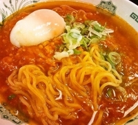 「温玉旨辛ラーメン（490円）」@日高屋 松戸東口店の写真