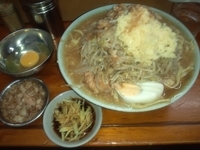 「ラーメン750円 生玉子50円」@ラーメン富士丸 板橋南町店の写真