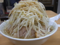 「ライトイチロー+ヤサイ、ニンニク」@G麺烈伝 地雷屋の写真