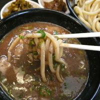 「豚骨つけ麺 大 900円 + つけ汁温め直し + つけ汁追加（紙」@無鉄砲 つけ麺 無極の写真