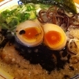 黒味玉ラーメン（800円）+替玉（100円）