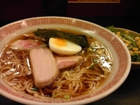 「ラーメン 650円 サラダ。」@ラーメン大至の写真