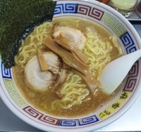 「正油とんこつラーメン:700円」@麻布ラーメン 芝4丁目店の写真