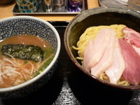 「濃厚魚介つけ麺+チャーシュー（鶏、豚3枚）」@麺屋 一燈の写真