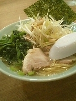 「ネギラーメン 830円」@横浜ラーメン 壱六家 桶川坂田店の写真