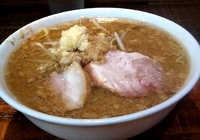 「ラーメン（麺・ヤサイ半分）+ニンニク」@ラーメン荘 その先にあるものの写真