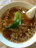 「ラーメン ¥550（+半チャーハン+サラダのセット￥850）」@中華 丸勝の写真