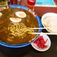 「カレーラーメン+半ライス650円+150円=800円」@手打らーめん 珍來 つくば松代店の写真