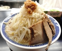 「たんたんめん+小豚」@山勝角ふじ 南流山店の写真