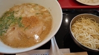 「ちゃぶとんらぁ麺+替え玉30円」@とんこつらぁ麺 ちゃぶとんの写真