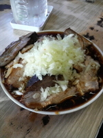 「チャーシュー麺+薬味」@梅乃家の写真