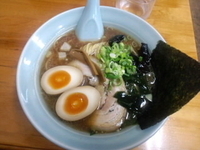 「煮たまごらーめん（しょうゆ）+餃子」@らーめん中富の写真