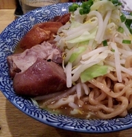 「燈郎（麺少なめ。サービス味玉。700円）」@麺屋 一燈の写真