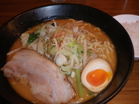 「こくまろ味噌らーめん（680円）大盛（100円）サービス小ライス」@麺 旬風の写真