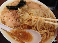 「「背脂煮干醤油らーめん」￥750+「大盛り」￥100+「煮玉子」」@麺処 遊 蕨店の写真