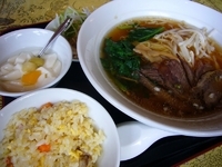 「牛肉ラーメンセット（780円）+杏仁豆腐（100円）」@紅龍閣 柏の葉店の写真