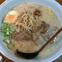 「ラーメン（豚骨￥600）替玉（￥50）」@吾喰の写真