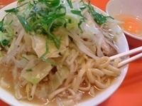 「ミニラーメン（野菜増し,ネギ） 600円+生卵（無料）」@ちばからの写真