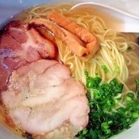 「塩ラーメン」@地鶏けい骨 阿波家 宇都宮店の写真