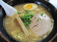 「豚骨醤油ラーメン 700円」@麺や 頑侍の写真