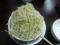 「ラーメン（並）ヤサイマシマシ・ニンニクW・麺硬め」@ジャンクガレッジ 西船店の写真