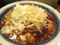 「小らーめん+豚券+玉ねぎ 【550円+100円+50円】」@らーめん こじろう526 日暮里店の写真