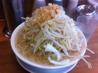 「ラーメン 650円 （野菜アブラ）」@ラーメン麺徳 東上野店の写真